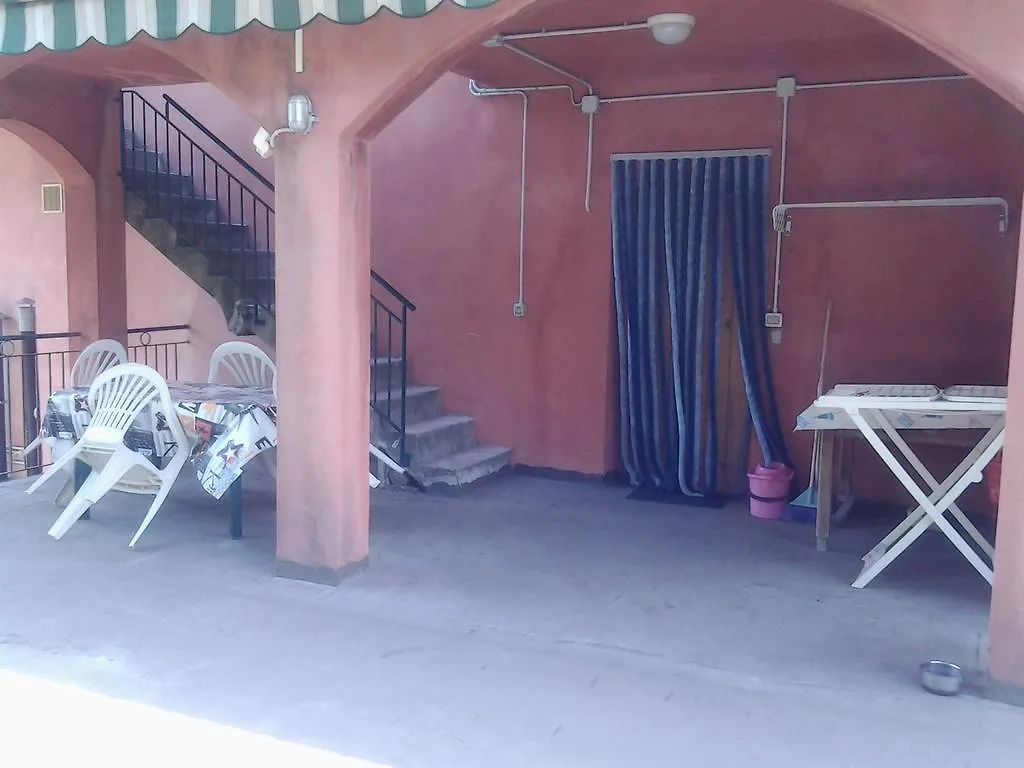 La Casa Rosa Vila Camporosso  Itália