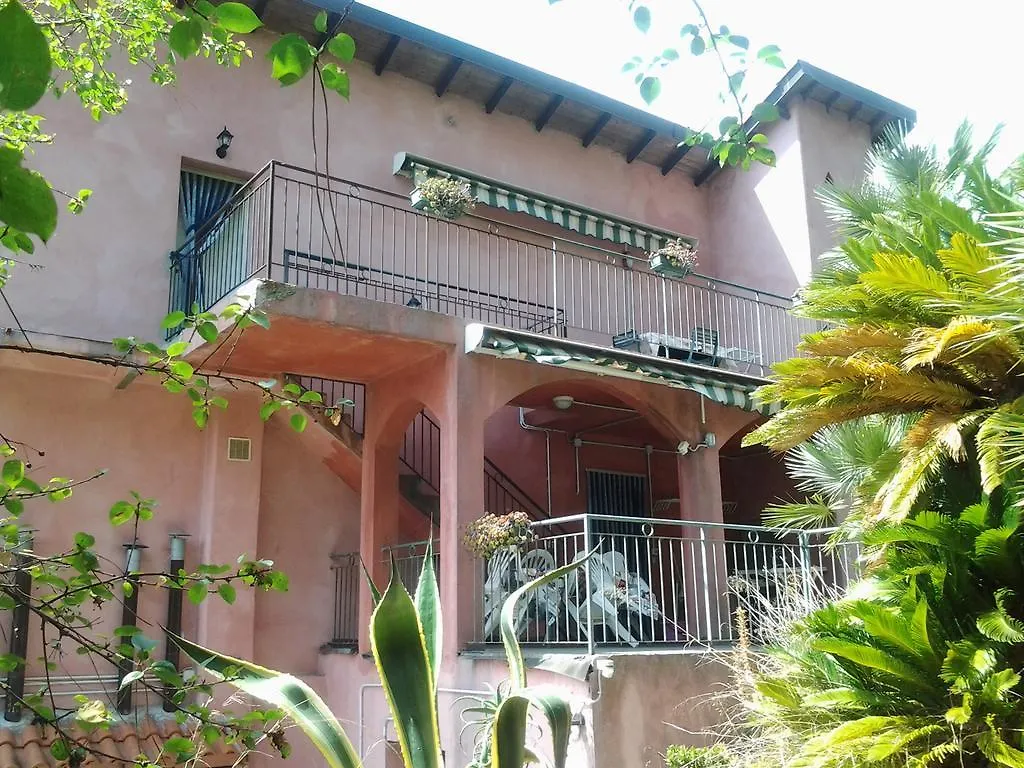 La Casa Rosa Vila Camporosso  0*, Camporosso (Liguria) Itália